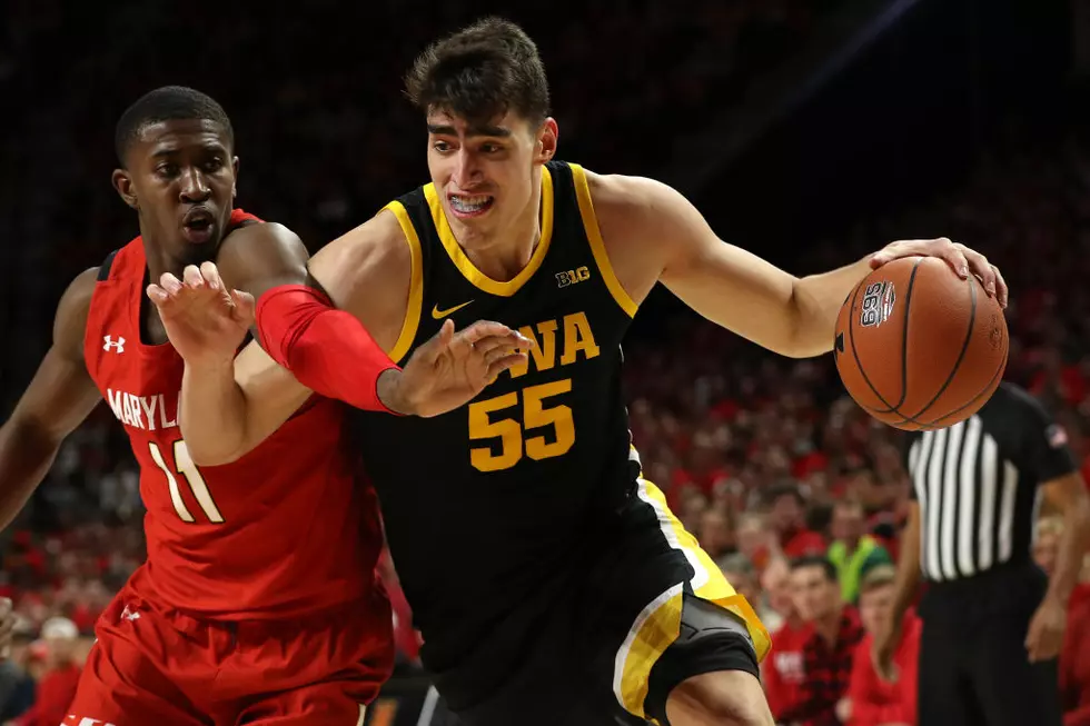 Foul Trouble Dooms Garza And The Hawkeyes