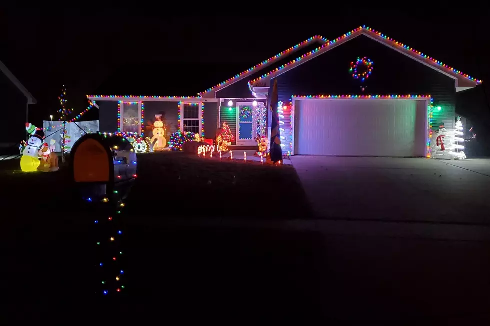 Check Out These Holiday Displays in Hiawatha and NE C.R. [PHOTOS]