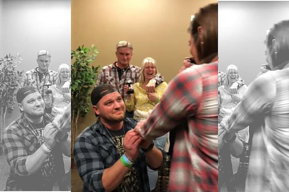 Midwest Man Proposing to Girlfriend Gets Help From Country Star [VIDEO]