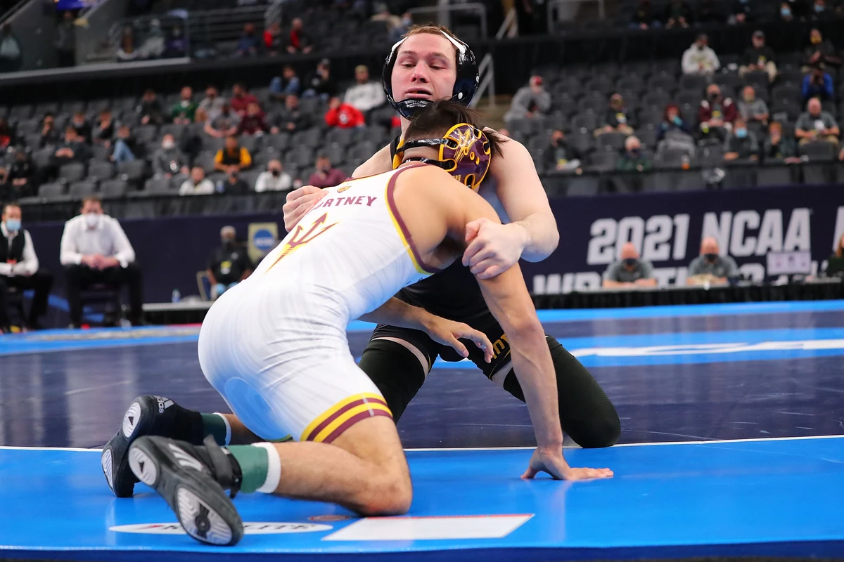 Spencer Lee Wins Third NCAA Title With NO ACLS