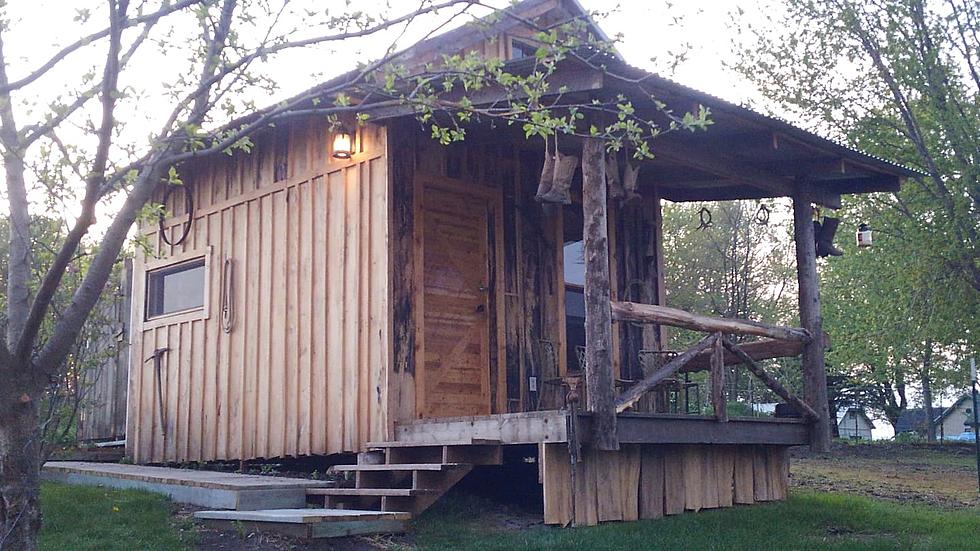 Live Like a Cowboy in This Eastern Iowa Airbnb [PHOTOS]