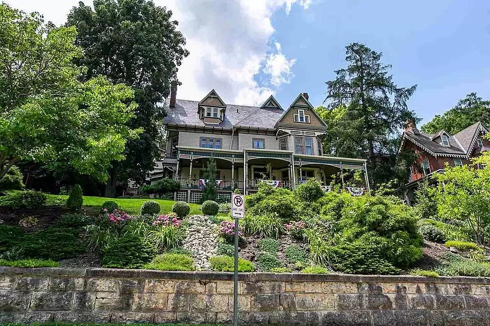 Gorgeous Queen Anne Victorian Home in Iowa For Sale [LOOK INSIDE]