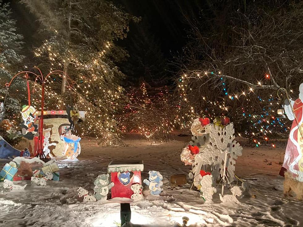After 50+ Years, Eastern Iowa Family&#8217;s Light Display to End