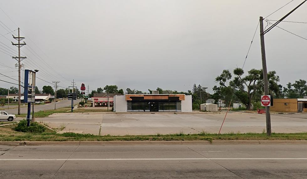 A CR Gas Station Has Been Transformed into a Wine & Spirits Store