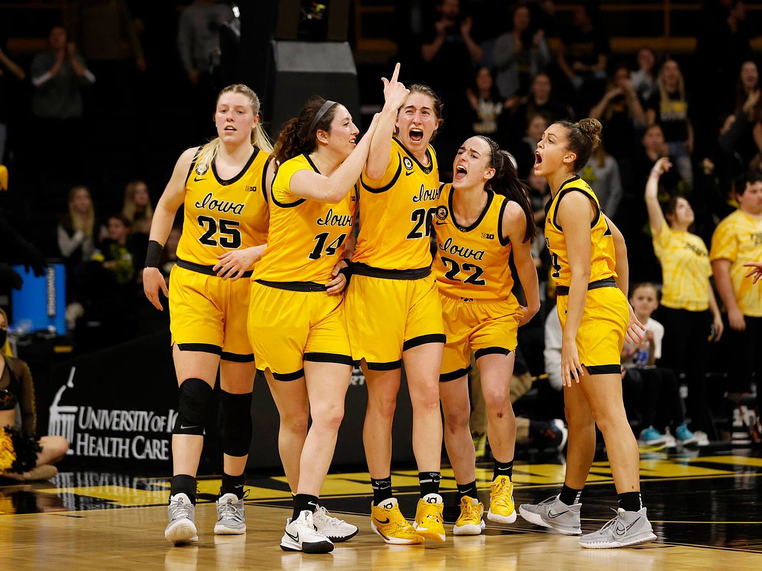 Iowa Hawkeyes Women's Basketball Players 2024 Cristy Carolina