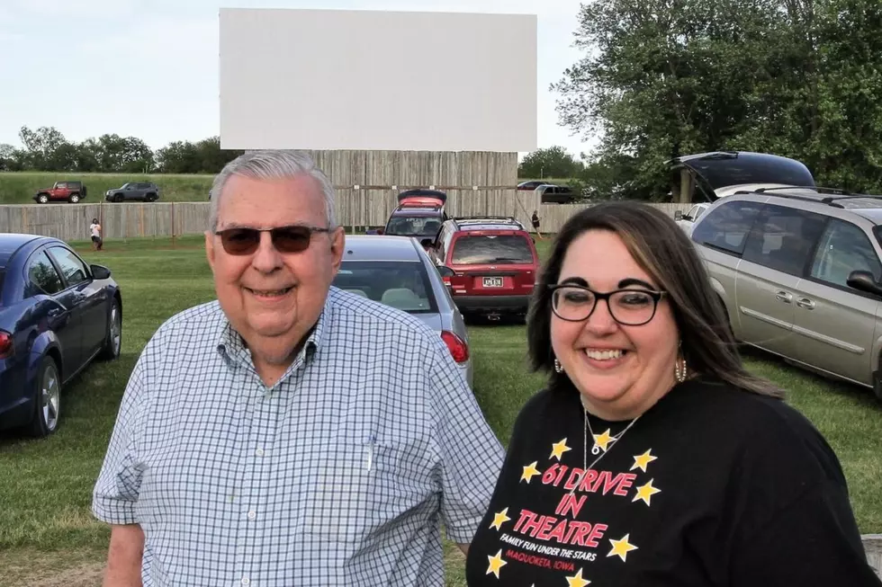 Eastern Iowa Drive-In Theatre Owner Celebrates 50 Years