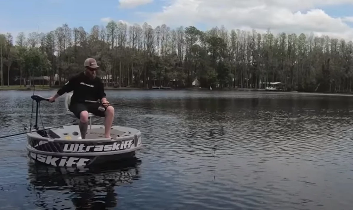 The Round Boat That Is Also a Portable Fishing Platform [VIDEO]