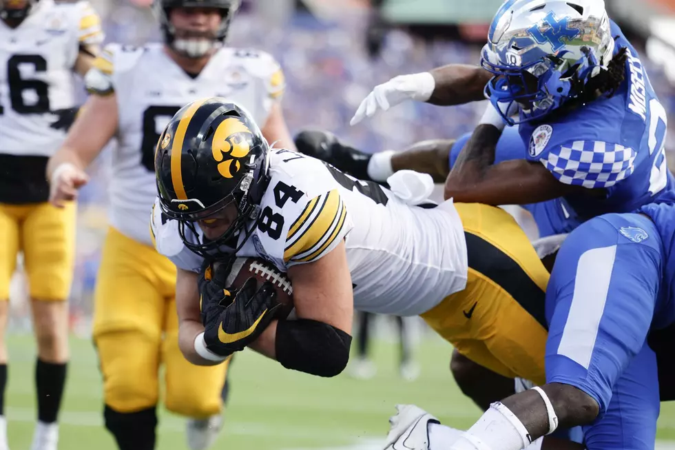 Vrbo Citrus Bowl - Iowa v Kentucky