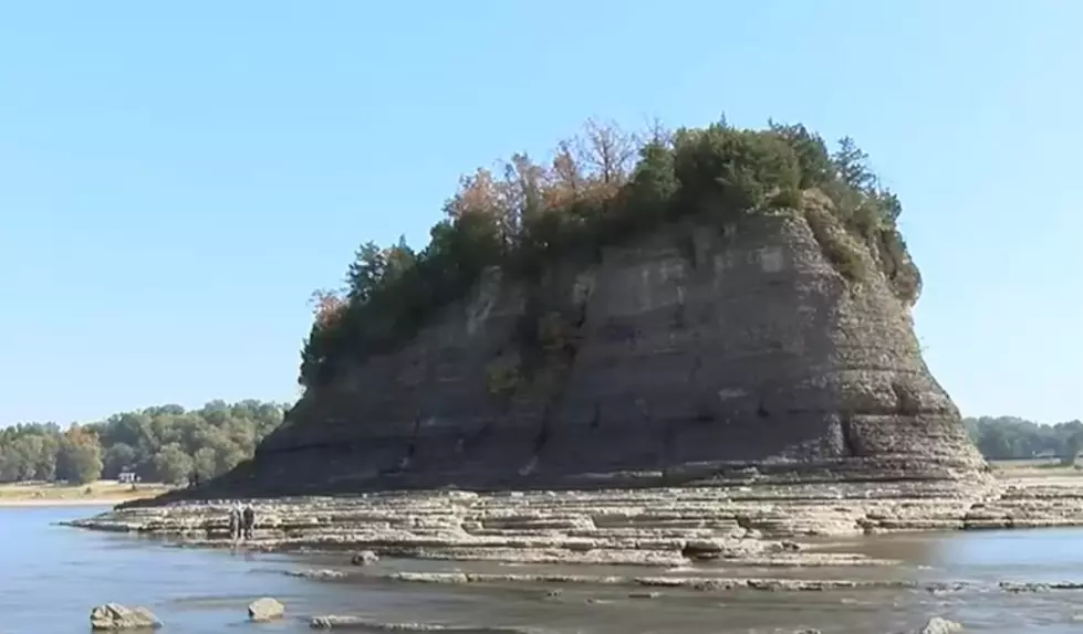 Mississippi River So Low People Are Walking To Midwest Island