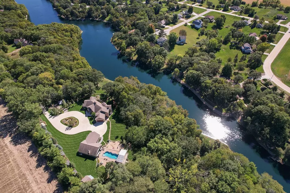 Iowa Home for Sale is Pure Perfection, Inside and Out [PHOTOS]