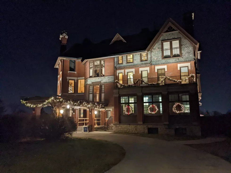 Take a Festive Holiday Tour of a 136-Year-Old Cedar Rapids Mansion