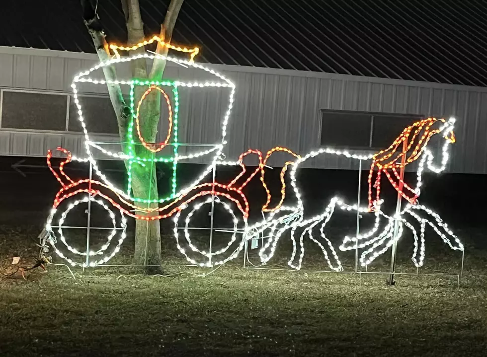 Popular Eastern Iowa Drive-Thru Holiday Light Display Open Through December 31