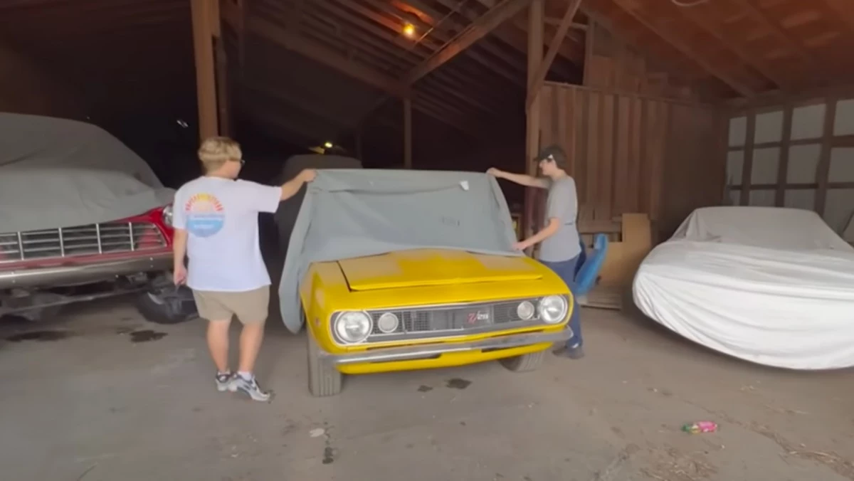 Midwest Barn schovává maminčin náklad klasických aut [VIDEO]