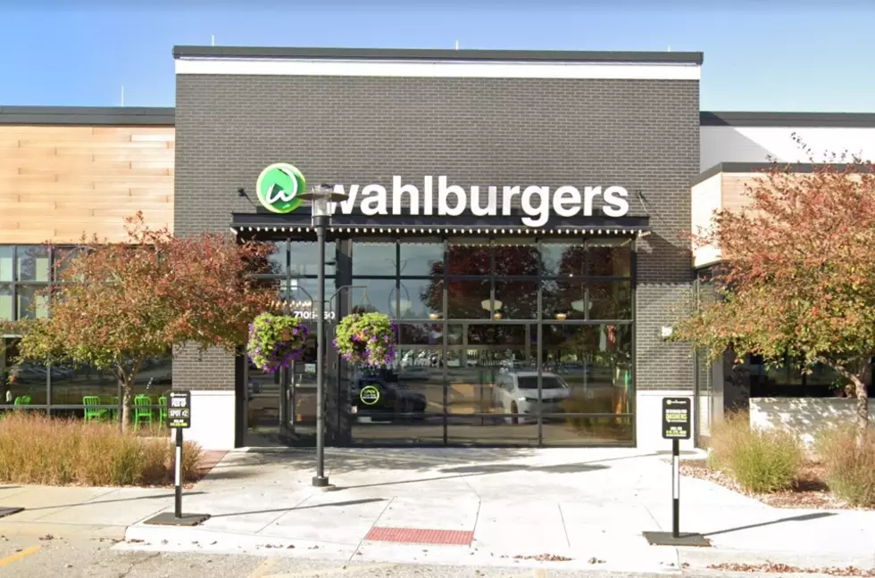 Hy-Vee Closes Standalone Iowa Wahlburgers Restaurant