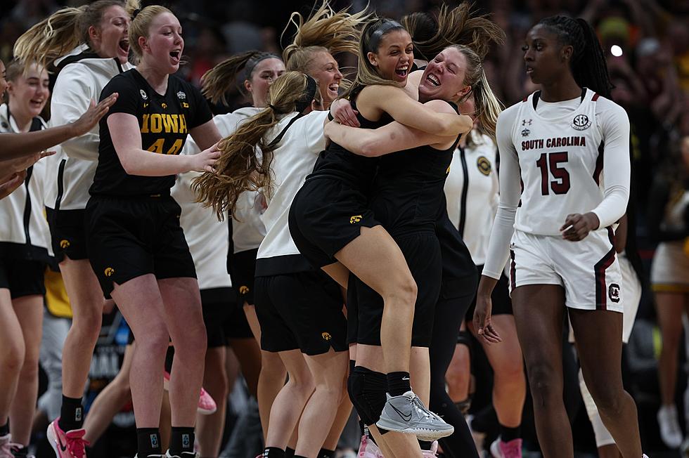 Iowa Women Shock the Nation, Will Play for National Title [PICS]