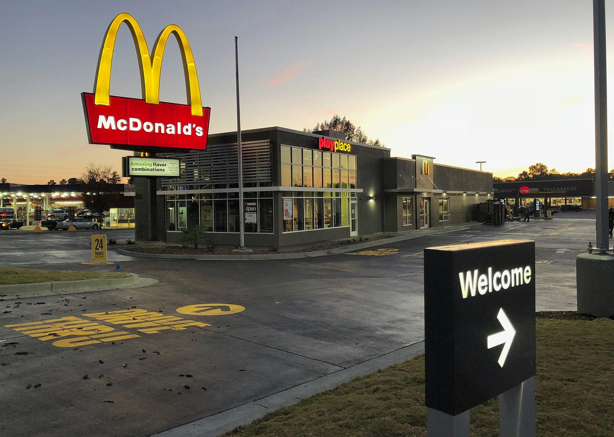 McDonald's Opens New Apple Store Restaurant