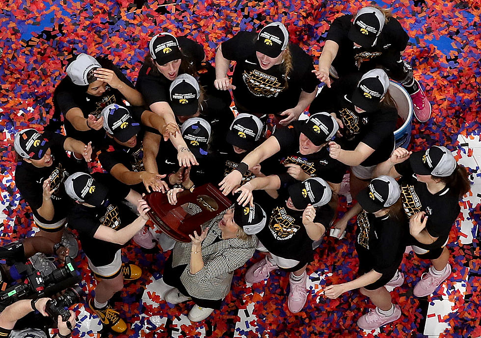 Iowa Fans Get One Last Chance To Say ‘Thank You’ And Goodbye