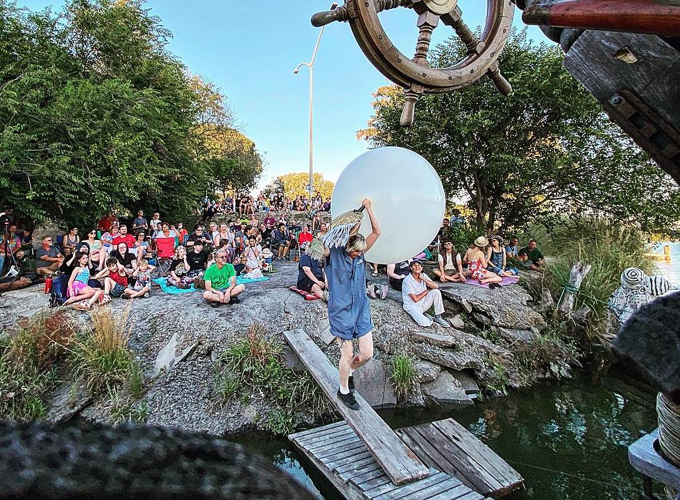 Free Floating Circus Shows Coming to Iowa & Wisconsin Towns Along Mississippi River
