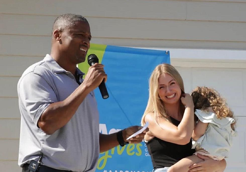 Iowa Woman Receives Life-Changing Gift From Former NFL Star [WATCH]
