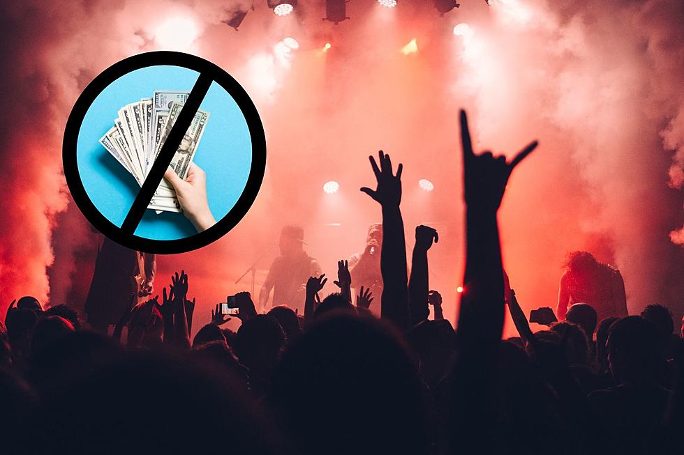 Iowans – Two Major Concert Venues No Longer Accept Cash