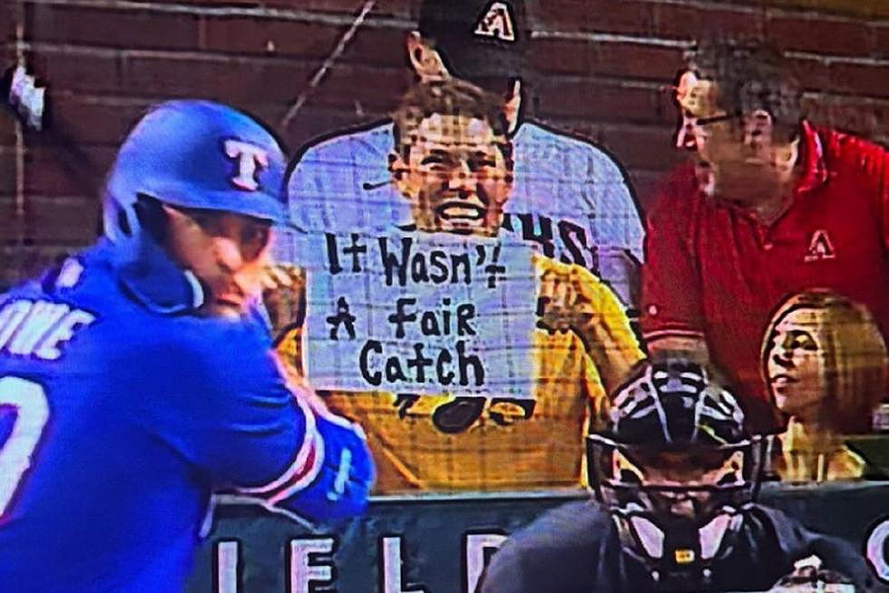 Iowa Man with ‘It Wasn’t a Fair Catch’ Sign at World Series Has Been Identified