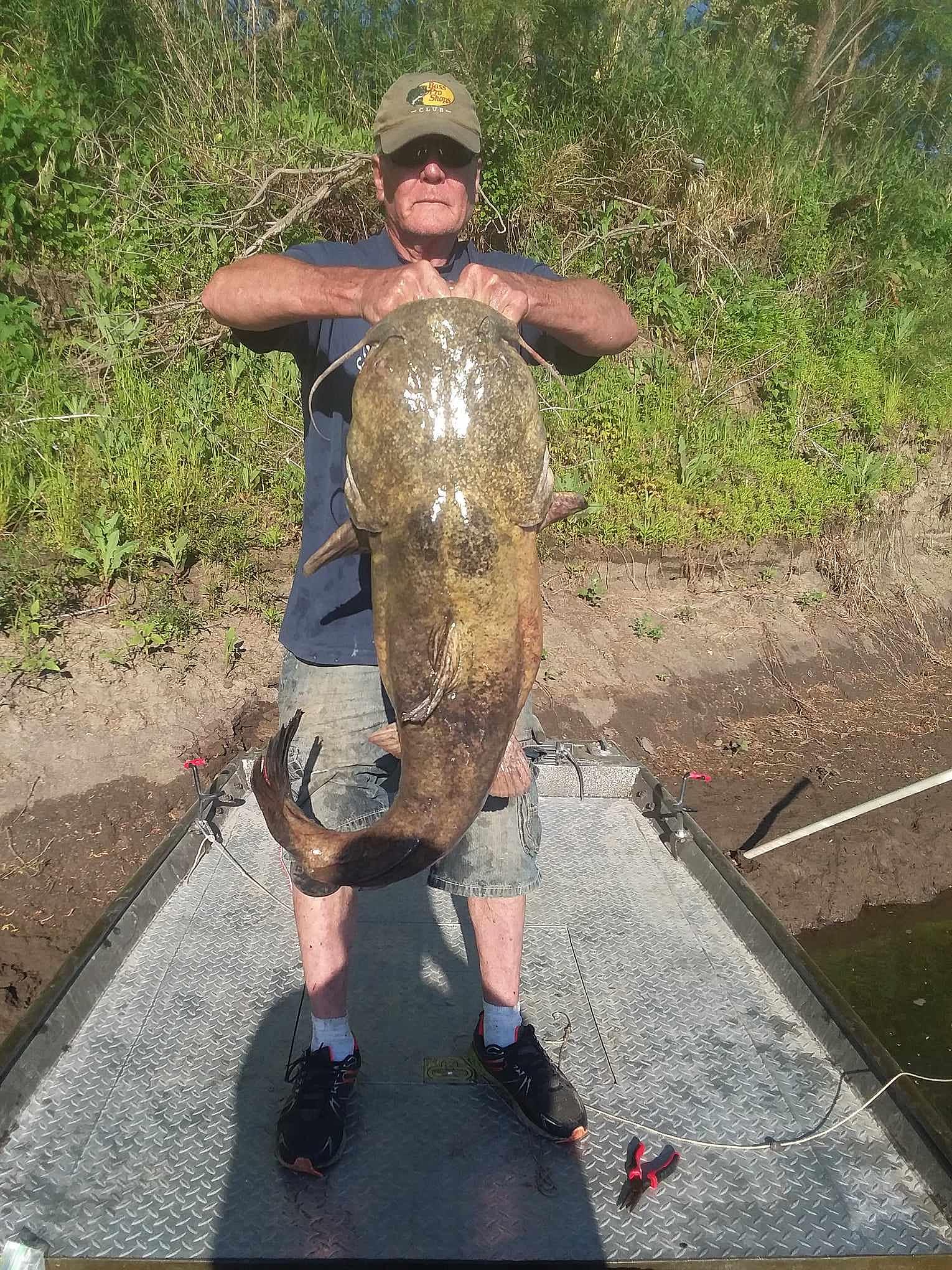 Iowa Fisherman Knows Secret to Catching Huge Flathead Catfish