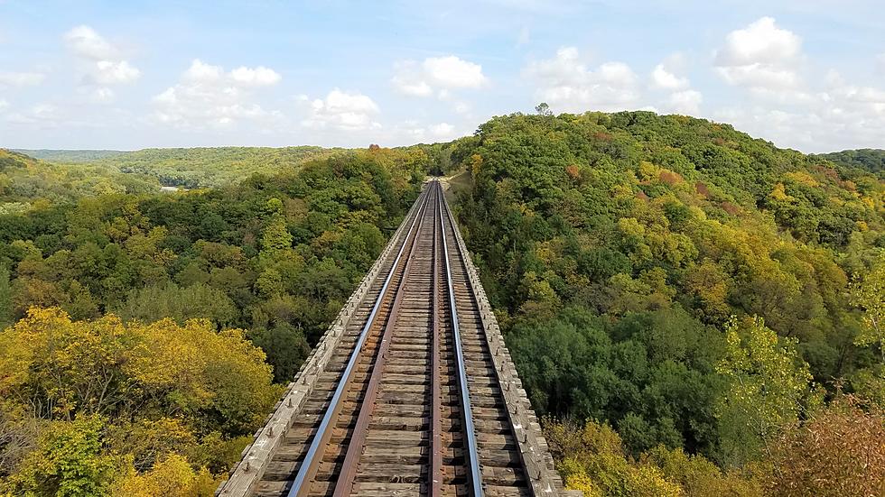 See The Beautiful Fall Colors On This Scenic Iowa Train Tour