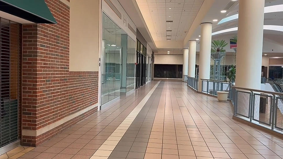 Interior of Eastern Iowa Shopping Mall Breaks Our Heart [WATCH]