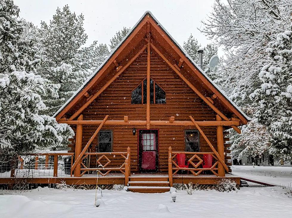 13 of the Coziest Cabins to Rent in Wisconsin This Winter [GALLERY]