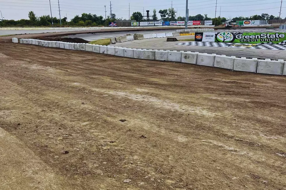 Dirt Track Racing Returns to Hawkeye Downs Raceway