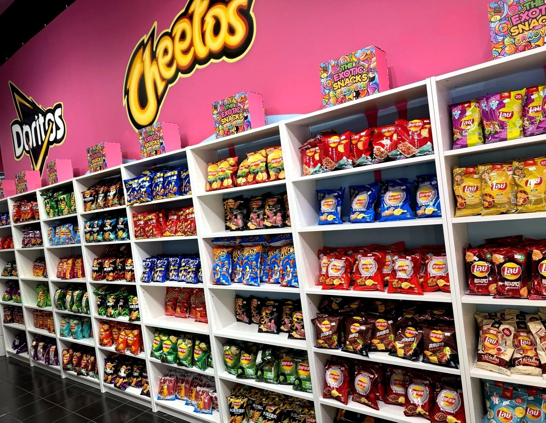 New Coral Ridge Mall Store Offers Snacks From Around the World