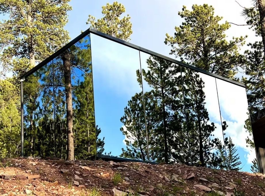 20 Unique & Unusual Midwest Homes You Can Rent on Airbnb [GALLERY]