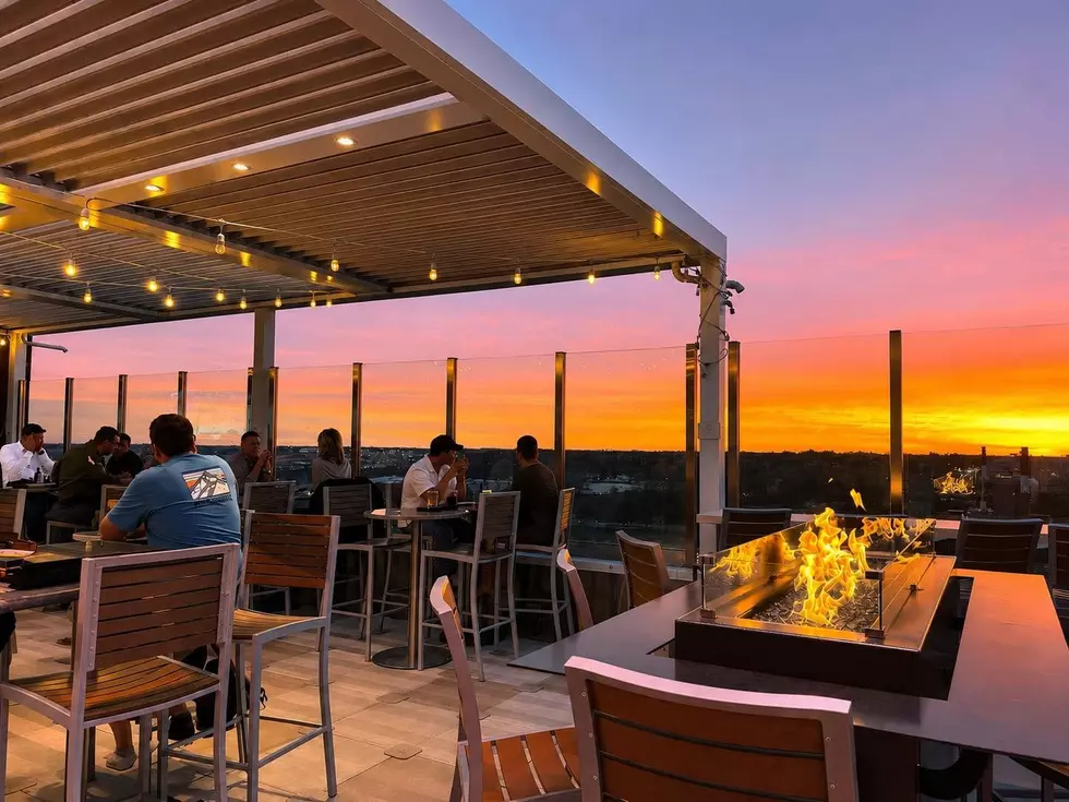 Iowa’s Rooftop Bars & Restaurants – How Many Are There? [GALLERY]