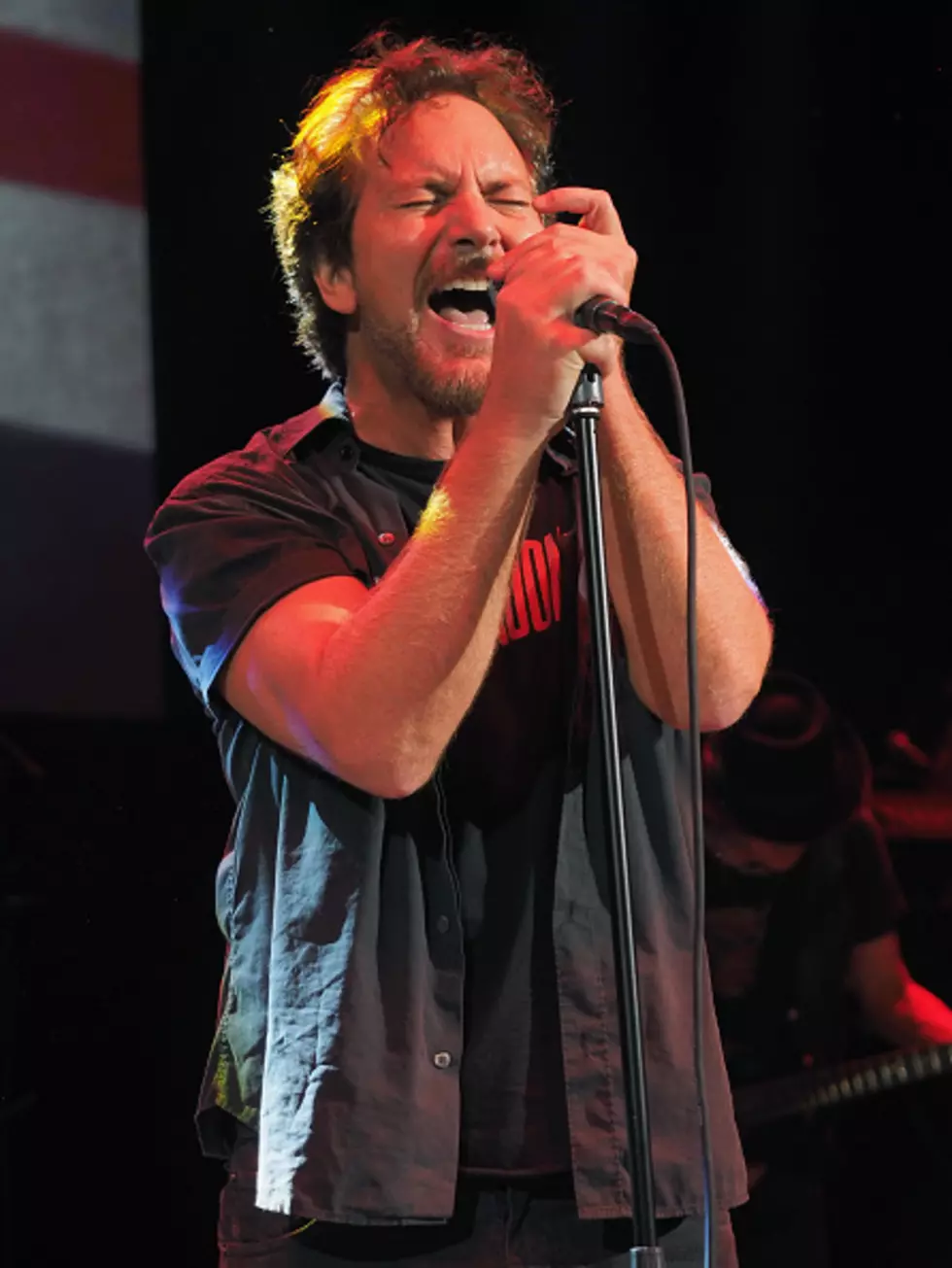Eddie Vedder Headlines Benefit Show in Chicago