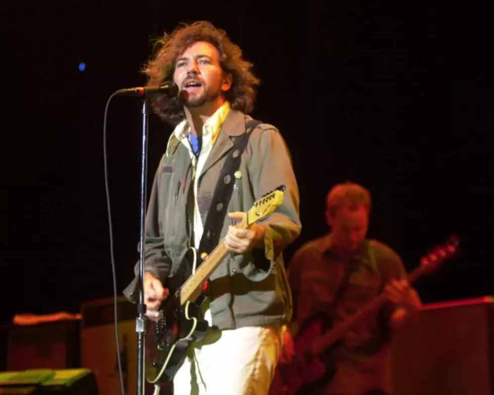 This Day In Music History: Pearl Jam Releases ‘Binaural’ (VIDEO)