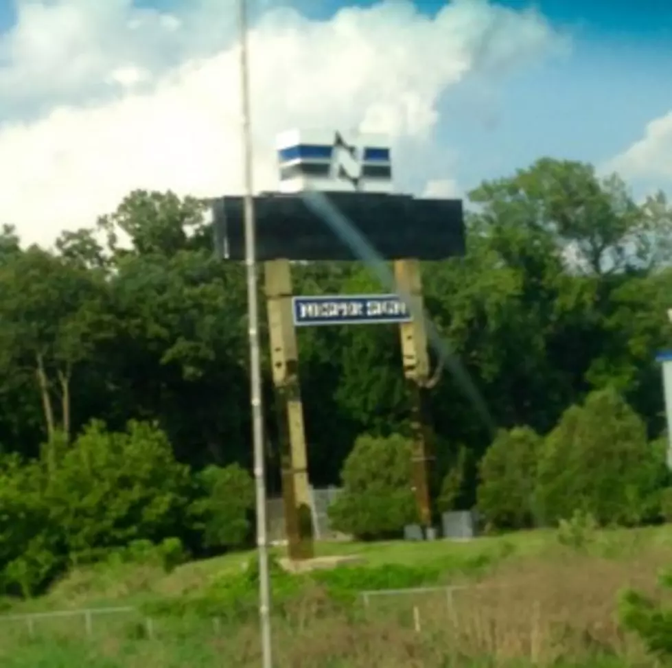 Nesper Sign’s Sign is Broken Along I-380