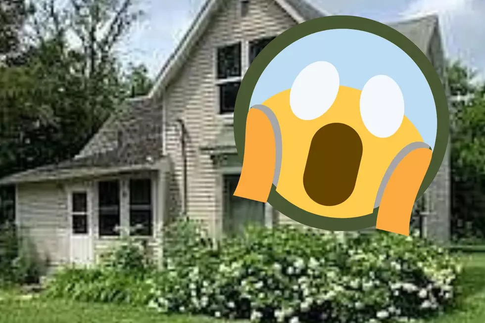 This Iowa Home For Sale Looks Like Something Out of a Horror Movie [PHOTOS]