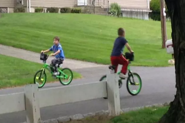 Learning to Ride Without Training Wheels &#8211; A Kid&#8217;s First Freedom