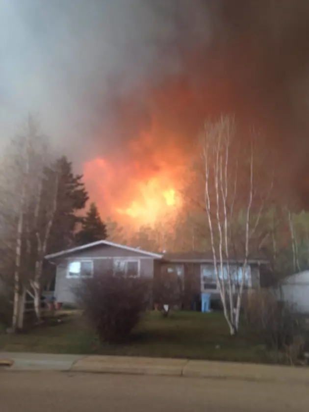 Fire Rages in Canada: Fort McMurray Evacuated [VIDEO]