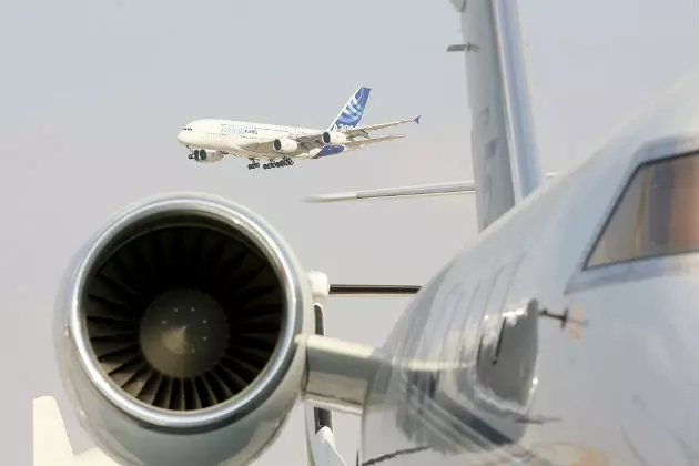 Airplane Passenger Arrested After Pro-ISIS Rant Turned Violent