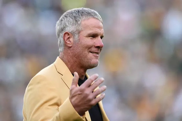 Why the Heck Is Brett Favre Giving the Eagles&#8217; Pre-Game Speech?
