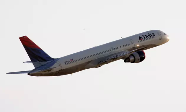 Connecticut Man Helps Fellow Passengers During Delta Evacuation