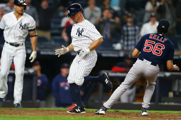 Yanks/Sox Play Each Other in Last Series of the Year
