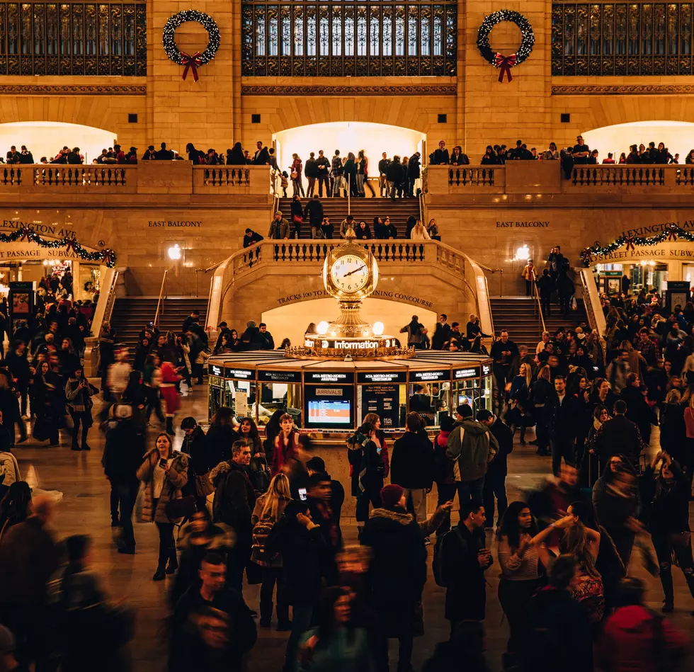 Photo by Christopher Alvarenga on Uns