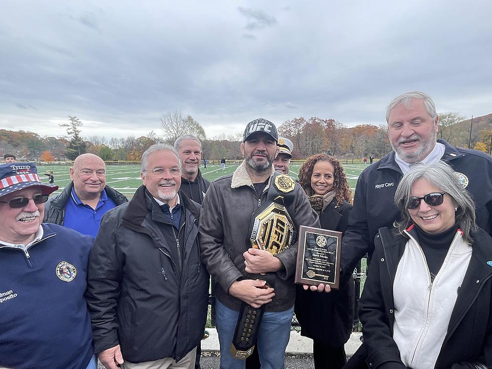 Danbury Officials Throw Parade for UFC Champ + Hat City Resident Glover Teixeira