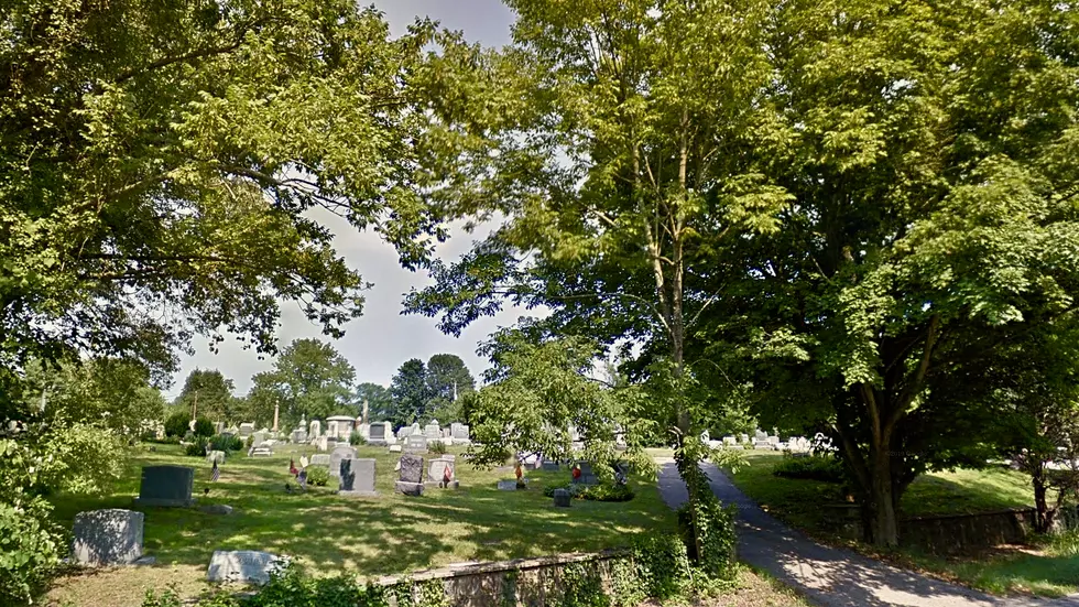 11 Celebrities + Historical Figures That Were Laid to Rest in Connecticut