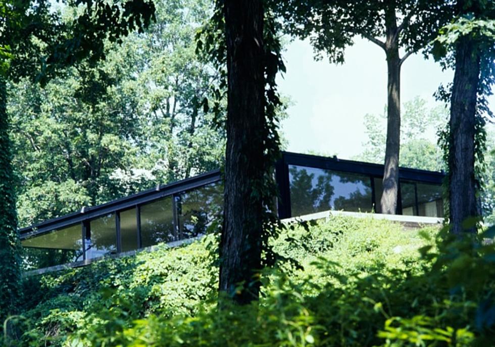 Breathtaking Glass House Named as Connecticut’s Most Iconic Building