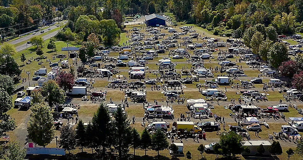 Connecticut’s Elephant’s Trunk Flea Market: An Amazing All Day Adventure