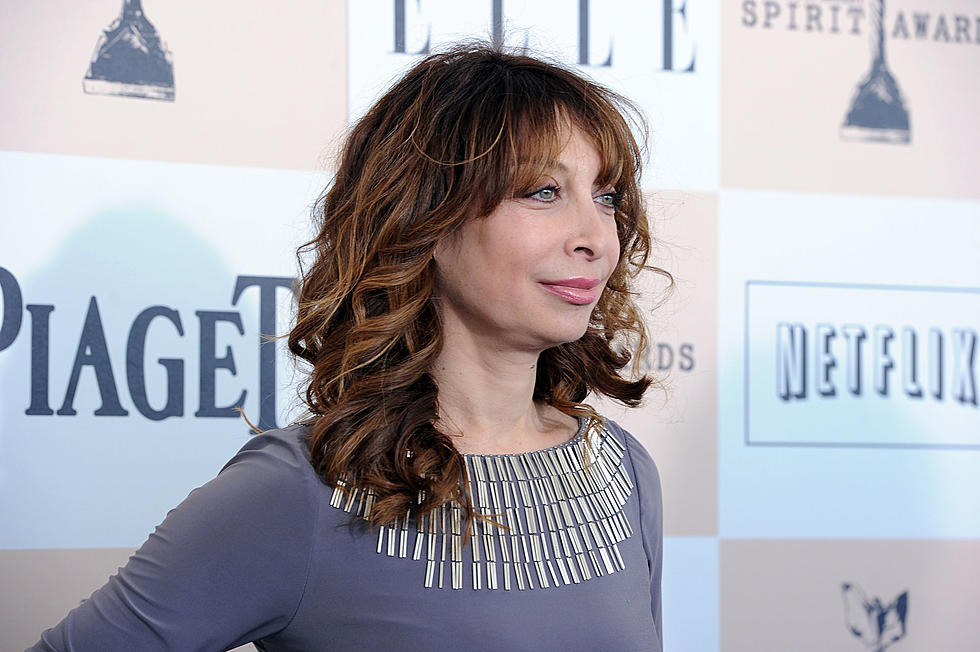 Actress Illeana Douglas Shows Love to New Milford in New Book About CT Films
