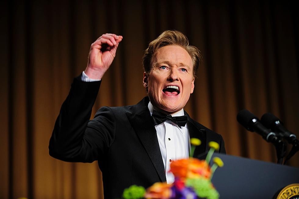 Conan O&#8217;Brien Makes a Late Night Visit to Connecticut for New Haven Pizza